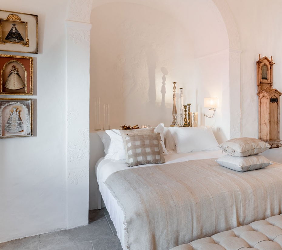 Small luxury hotels, luxury villas and 5 star holiday homes