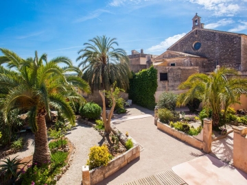 Casa Mona - Bed and Breakfast in llubi, Mallorca