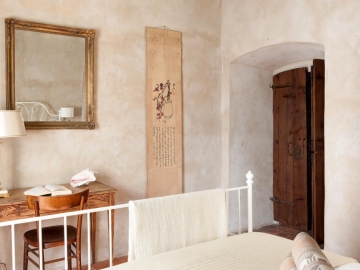 Castello Oldofredi - Hotel & Self-Catering in Monte Isola, Lake Garda & Lake Iseo