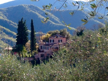 La Villa Barca - Holiday Apartments in Casanova Lerrone, Liguria