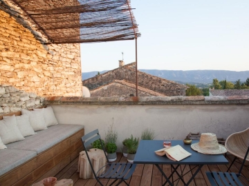 Domaine Les Martins - Hotel & Self-Catering in Gordes, French Riviera & Provence
