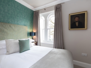Beech House - Holiday Apartments in Bristol, Somerset