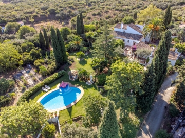 Roca Verde - Bed and Breakfast in Alhaurin de la Torre, Malaga