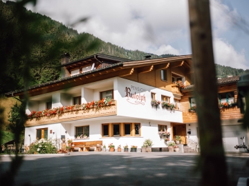 Hotel Pension Rudolph - Bed and Breakfast in Gaschurn, Vorarlberg
