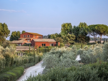Locanda Rossa - Hotel & Self-Catering in Capalbio, Tuscany